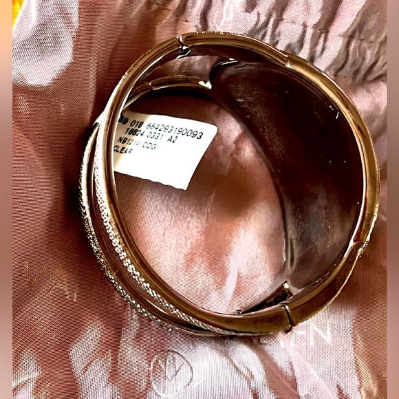 ❌❌SOLD‼️❌❌Nwt**Herve Van Der Straeten Crystal double cuff bracelet - Picture 4 of 8